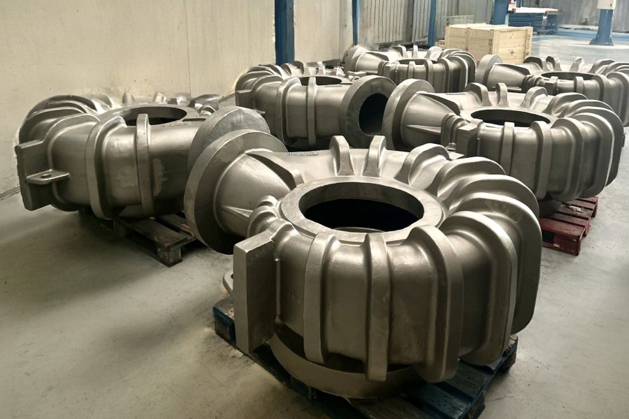 Machining of centrifugal pump housings in CD4MCu for industrial projects with high added value.