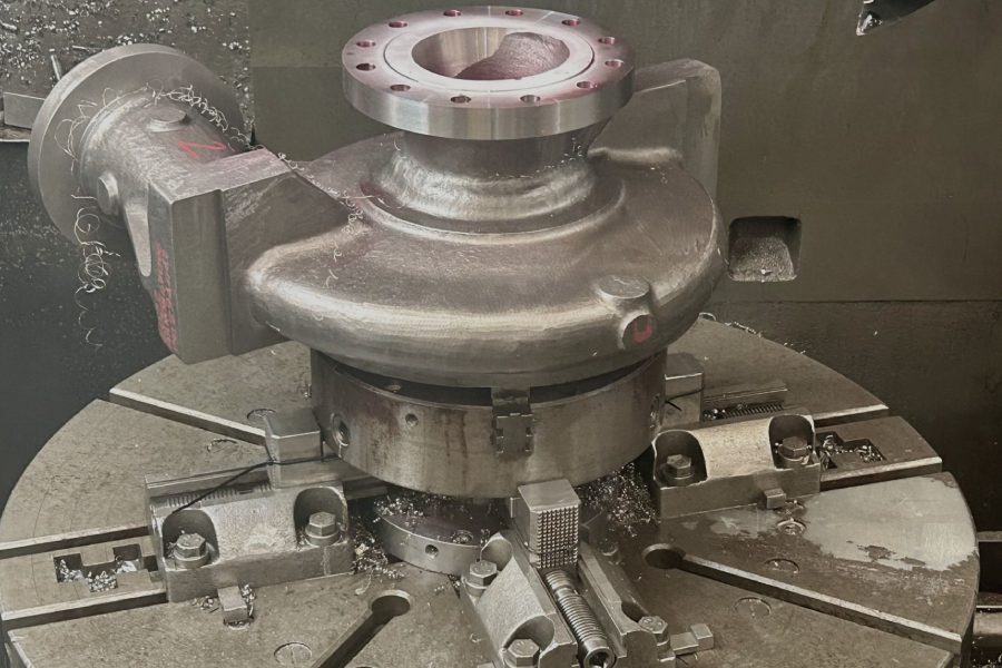 Non-destructive testing by penetrating liquids on a centrifugal pump after machining, carried out in an outsourced industrial environment.