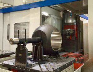 Mecanizado CNC de componentes críticos de grandes dimensiones para mantenimiento predictivo industrial