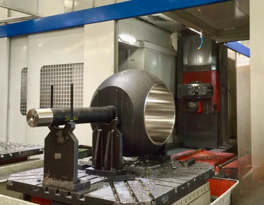 Mecanizado CNC de componentes críticos de grandes dimensiones para mantenimiento predictivo industrial