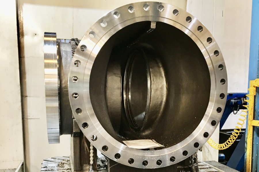 Types of industrial valves: large diameter valve body machined in critical areas to ensure accuracy and reliability in service